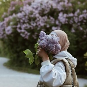 Meet your Posher, Farida